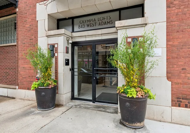 Photo 1 of Sale Pending at 843 W Adams St #711, Chicago, IL 60607 | MLS# 12740883 | Listing updated on 2026-08-31