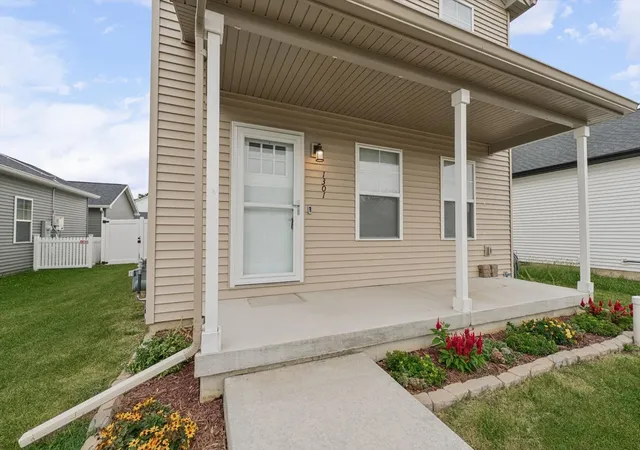 Photo 3 of Single family home for sale at 1301 Ogelthorpe Ave, Urbana, IL 61802 | MLS# 12740966 | Listing updated on 2026-10-04