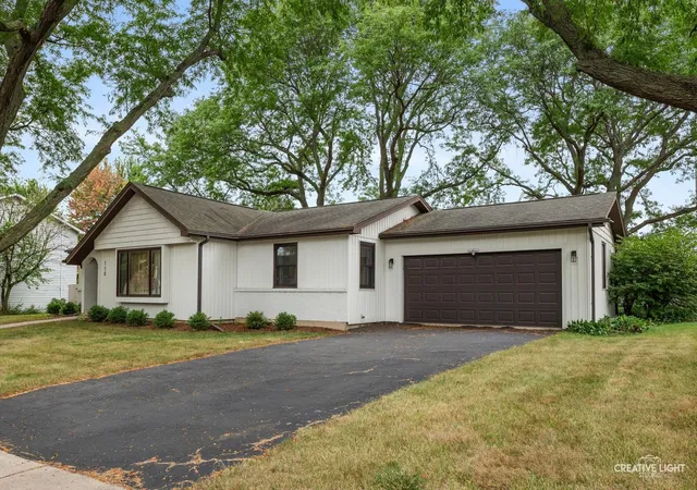 Photo 2 of Single family home for sale at 110 N Cambridge Dr, Geneva, IL 60134 | MLS# 12741005 | Listing updated on 2026-10-07