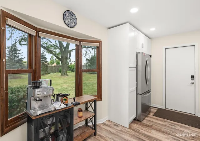 Photo 4 of Single family home for sale at 110 N Cambridge Dr, Geneva, IL 60134 | MLS# 12741005 | Listing updated on 2026-10-07