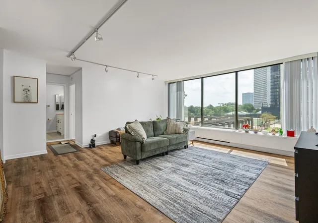 Photo 3 of Condo for sale at 5455 N Sheridan Rd #408, Chicago, IL 60640 | MLS# 12741019 | Listing updated on 2026-10-08