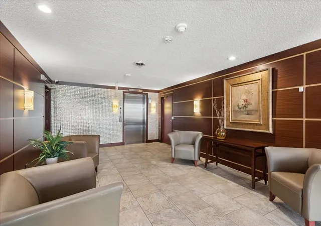 Photo 2 of Condo for sale at 2046 Saint Johns Ave #3H, Highland Park, IL 60035 | MLS# 12741031 | Listing updated on 2026-09-24