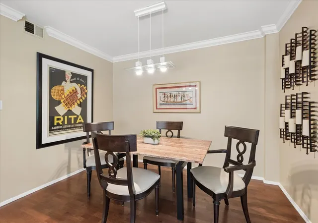 Listing Photo 4 - Condo for sale in building located at 2046 Saint Johns Ave, Highland Park, IL 60035 - Unit #3H