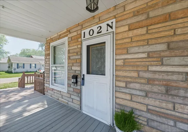 Photo 3 of Single family home for sale at 102 N Walnut St, Villa Grove, IL 61956 | MLS# 12741062 | Listing updated on 2026-10-12