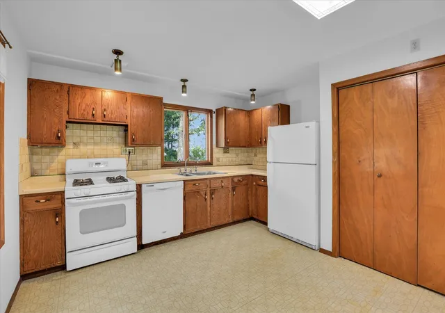 Photo 3 of Single family home for sale at 3514 N High Cross Rd, Urbana, IL 61802 | MLS# 12741078 | Listing updated on 2026-09-14