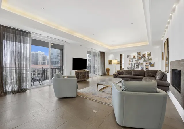 Photo 3 of Condo for sale at 55 W Delaware Pl #1120, Chicago, IL 60610 | MLS# 12741185 | Listing updated on 2026-09-03