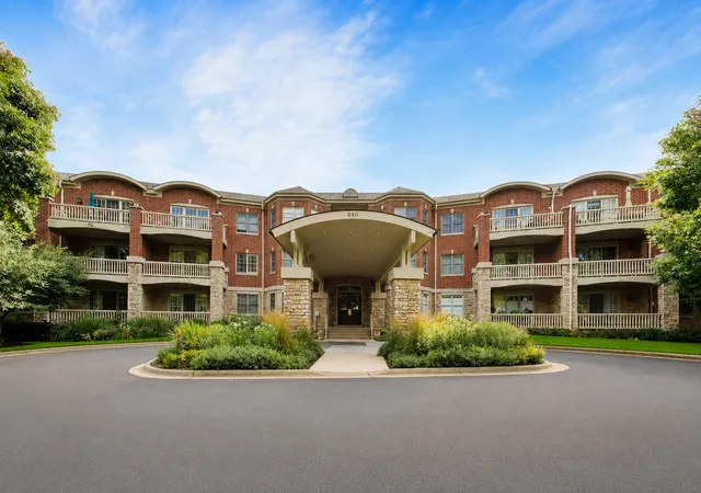 Condo for sale at 940 Augusta Way #105, Highland Park, IL 60035 | MLS# 12741252