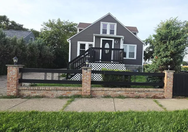 Photo 2 of Single family home for sale at 7000 W 71st Place, Chicago, IL 60638 | MLS# 12741258 | Listing updated on 2026-10-02