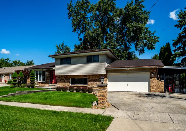 Photo 1 of Single family home for sale at 5112 155th Street, Oak Forest, IL 60452 | MLS# 12741286 | Listing updated on 2026-10-22