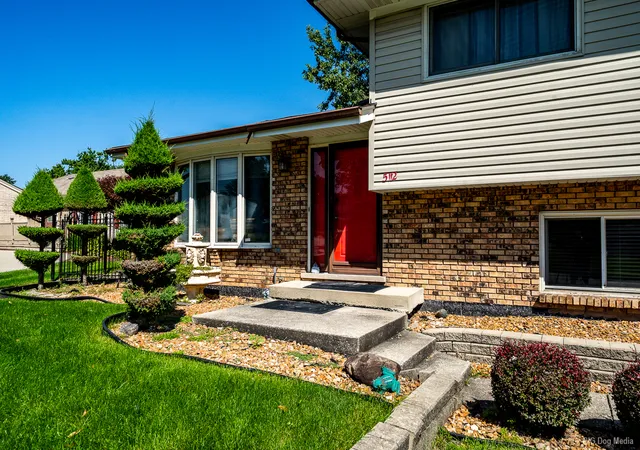 Photo 2 of Single family home for sale at 5112 155th Street, Oak Forest, IL 60452 | MLS# 12741286 | Listing updated on 2026-10-22