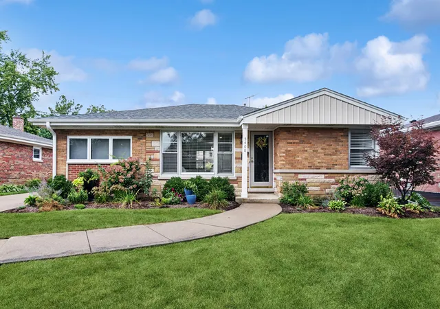 Single family home for sale at 5408 Central Ave, Western Springs, IL 60558 | MLS# 12741319
