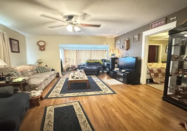 Photo 3 of Sale Pending at 924 N George St, Clinton, IL 61727 | MLS# 12741367 | Listing updated on 2026-09-12