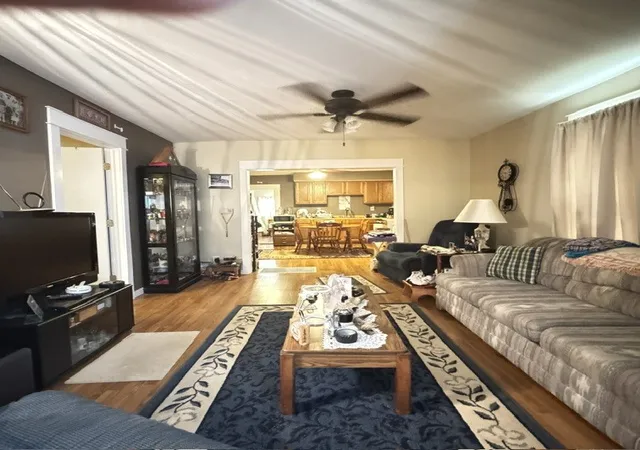 Photo 4 of Sale Pending at 924 N George St, Clinton, IL 61727 | MLS# 12741367 | Listing updated on 2026-09-12