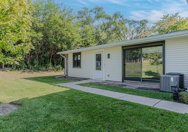 Photo 2 of Condo for sale at 119 Brewster Ct #B, Bloomingdale, IL 60108 | MLS# 12741375 | Listing updated on 2026-09-10