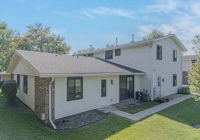 Photo 3 of Condo for sale at 119 Brewster Ct #B, Bloomingdale, IL 60108 | MLS# 12741375 | Listing updated on 2026-09-10