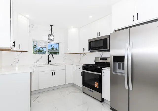 Photo 4 of Single family home for sale at 1618 W 163rd Street, Markham, IL 60428 | MLS# 12741408 | Listing updated on 2026-09-23