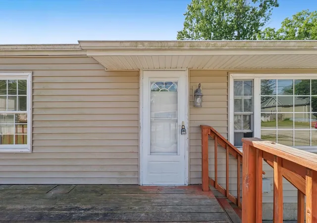 Photo 3 of Single family home for sale at 605 E Daggy St, Tuscola, IL 61953 | MLS# 12741422 | Listing updated on 2026-09-15