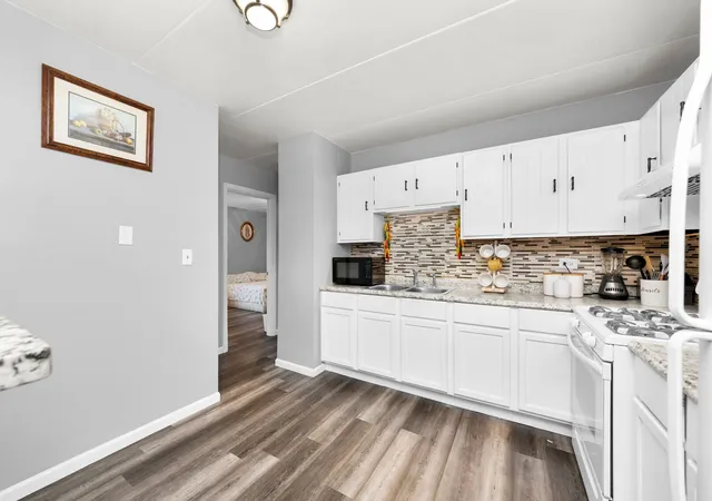 Photo 4 of Condo for sale at 743 E Fullerton Ave #112, Glendale Heights, IL 60139 | MLS# 12741468 | Listing updated on 2026-09-24