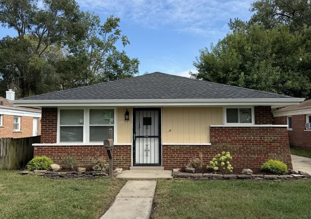 Single family home for sale at 14621 Kenwood Ave, Dolton, IL 60419 | MLS# 12741473