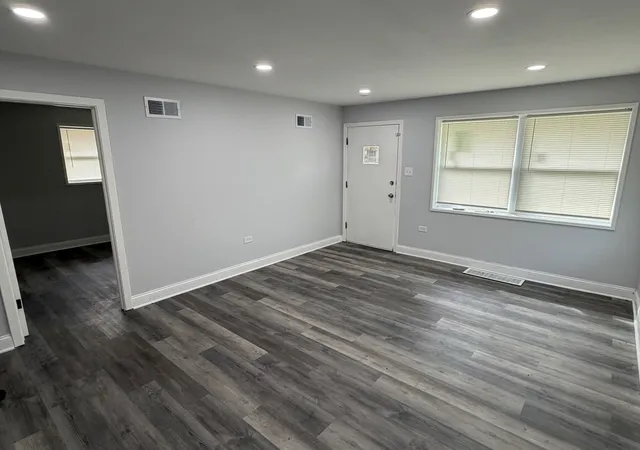 Photo 3 of Single family home for sale at 14621 Kenwood Ave, Dolton, IL 60419 | MLS# 12741473 | Listing updated on 2026-09-24