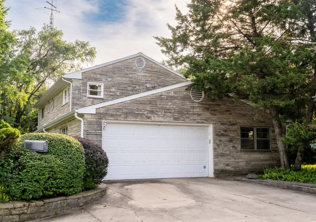 Photo 3 of Single family home for sale at 801 Oakcrest Dr, Rantoul, IL 61866 | MLS# 12741479 | Listing updated on 2026-09-06