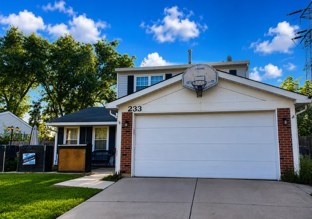Photo 1 of Single family home for sale at 233 Yellow Pine Dr, Bolingbrook, IL 60440 | MLS# 12741549 | Listing updated on 2026-09-27