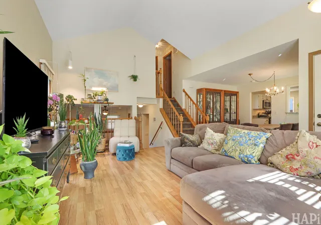 Photo 3 of Single family home for sale at 210 W Streamwood Blvd, Streamwood, IL 60107 | MLS# 12741550 | Listing updated on 2026-10-09