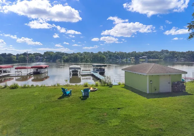 Photo 3 of Single family home for sale at 5102 W Lake Shore Dr, Wonder Lake, IL 60097 | MLS# 12741600 | Listing updated on 2026-10-14