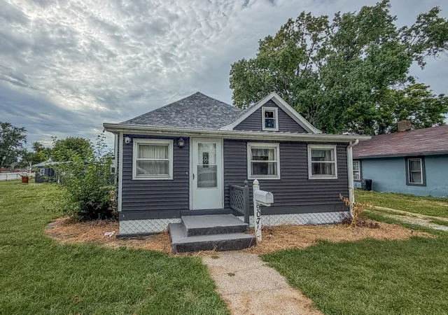 Photo 1 of Single family home for sale at 907 Central Ave, Tilton, IL 61833 | MLS# 12741604 | Listing updated on 2026-09-13