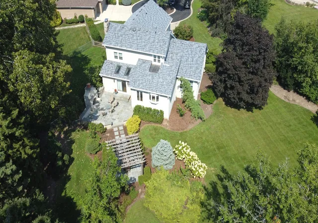 Photo 3 of Single family home for sale at 7810 Regency Grv Dr, Darien, IL 60561 | MLS# 12741608 | Listing updated on 2026-09-27