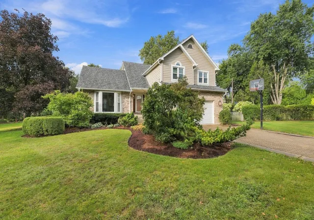 Photo 1 of Single family home for sale at 7810 Regency Grv Dr, Darien, IL 60561 | MLS# 12741608 | Listing updated on 2026-09-27