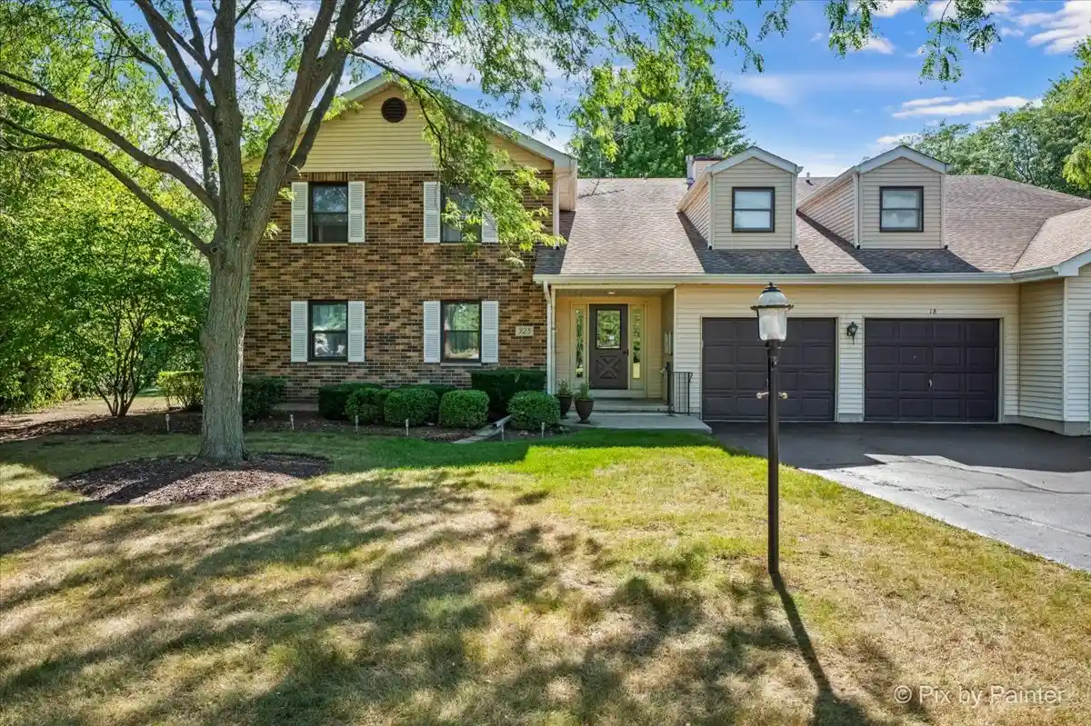 Listing Photo 1 - Condo for sale in 325 Lake St located at 325 Lake St, Crystal Lake, IL 60014 - Unit #1B