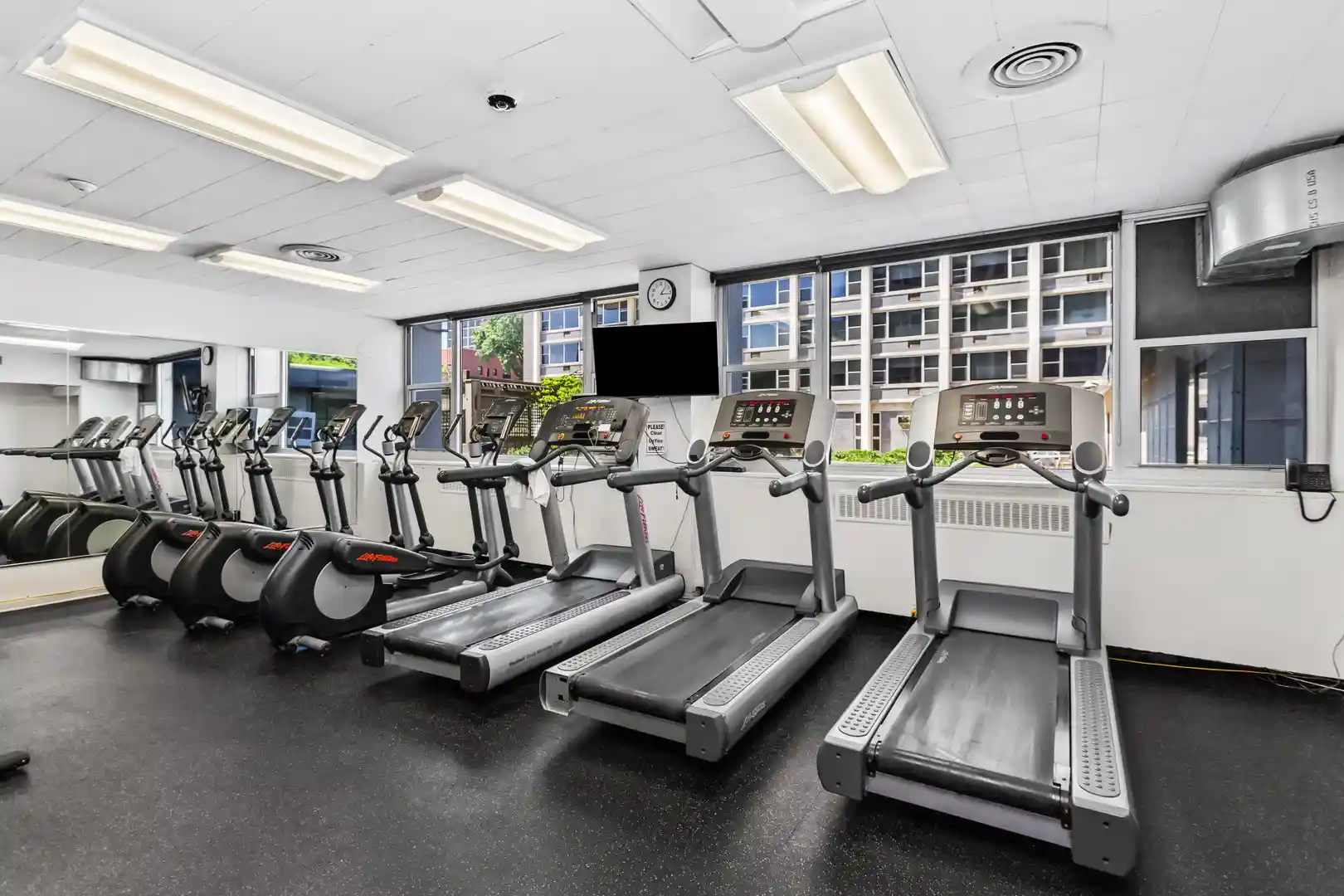 Listing Photo 28 - Condo for sale in building located at 4250 N Marine Dr, Chicago, IL 60613 - Unit #2629