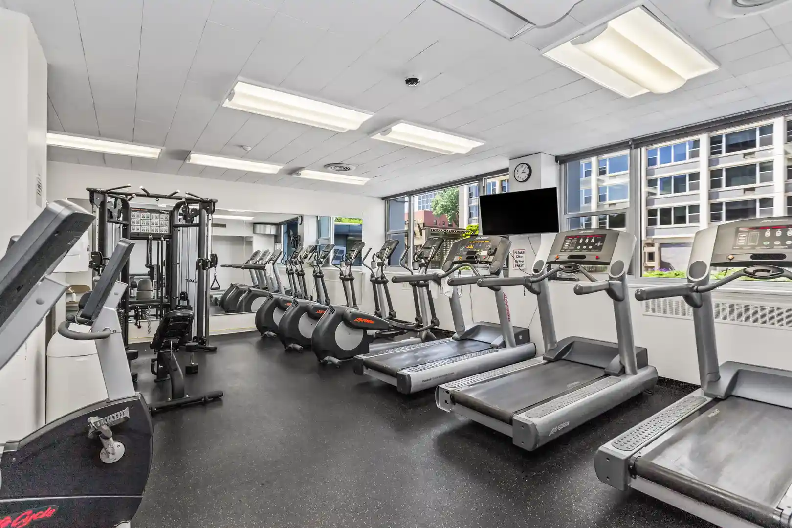 Listing Photo 29 - Condo for sale in building located at 4250 N Marine Dr, Chicago, IL 60613 - Unit #2629