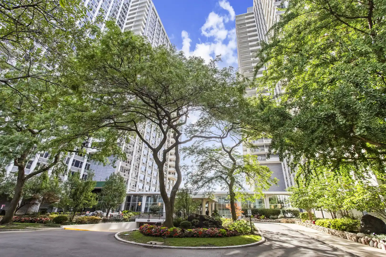 Listing Photo 4 - Condo for sale in building located at 4250 N Marine Dr, Chicago, IL 60613 - Unit #2629