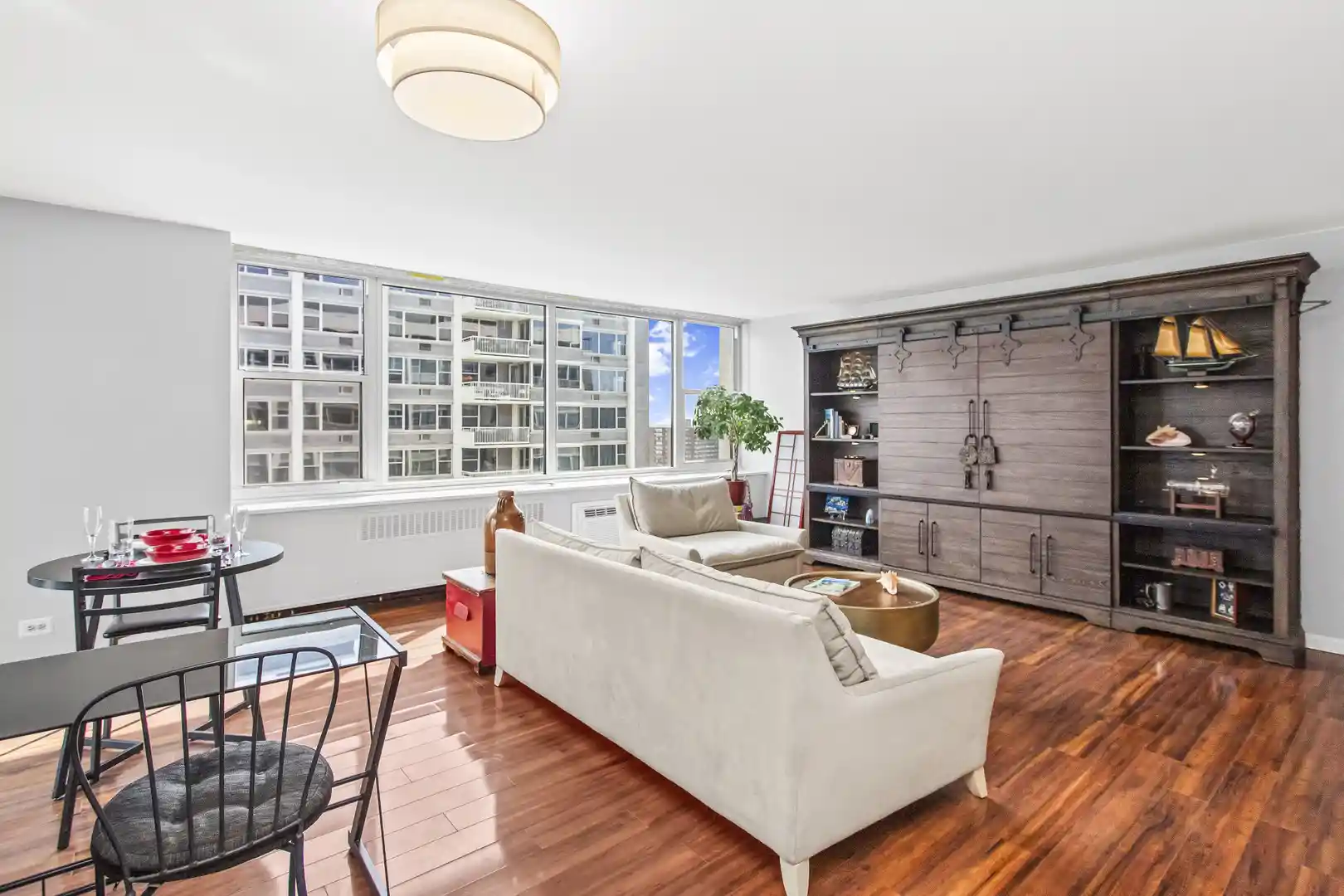 Listing Photo 5 - Condo for sale in building located at 4250 N Marine Dr, Chicago, IL 60613 - Unit #2629