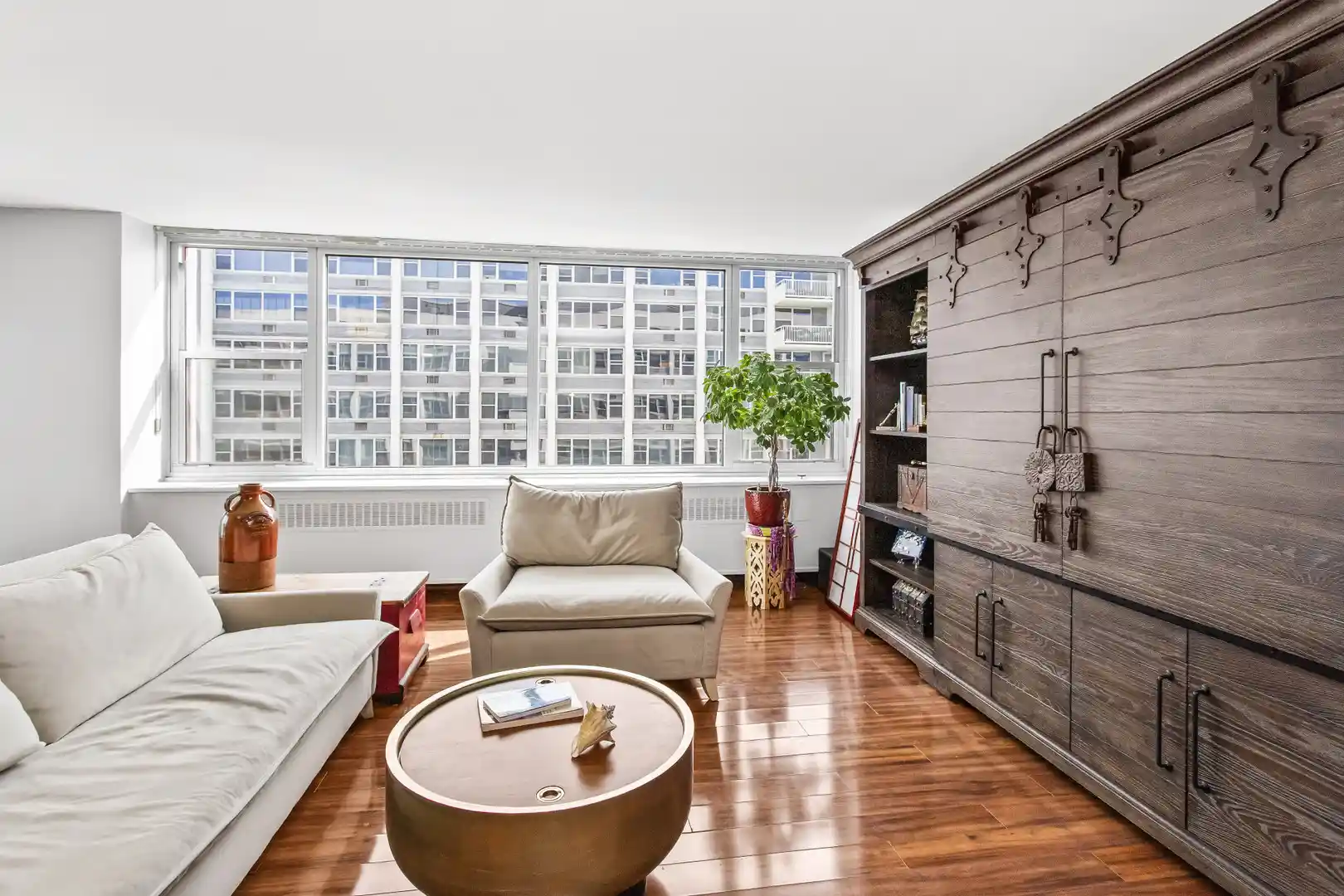 Listing Photo 6 - Condo for sale in building located at 4250 N Marine Dr, Chicago, IL 60613 - Unit #2629
