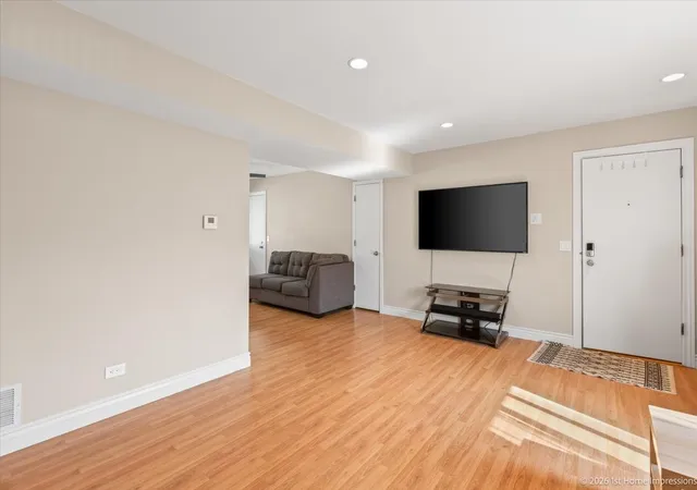 Listing Photo 5 - Condo for sale in building located at 8510 W Catherine Ave, Chicago, IL 60656 - Unit #3S