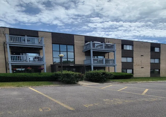 Photo 1 of Condo for sale at 668 Pinecrest Dr #204, Prospect Heights, IL 60070 | MLS# 12741743 | Listing updated on 2026-09-16