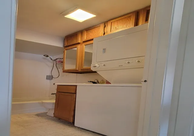 Listing Photo 4 - Condo for sale in building located at 668 Pinecrest Dr, Prospect Heights, IL 60070 - Unit #204