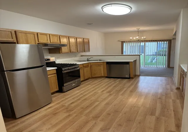 Photo 4 of Townhouse for sale at 734 S Jade Ln, Round Lake, IL 60073 | MLS# 12741830 | Listing updated on 2026-09-15