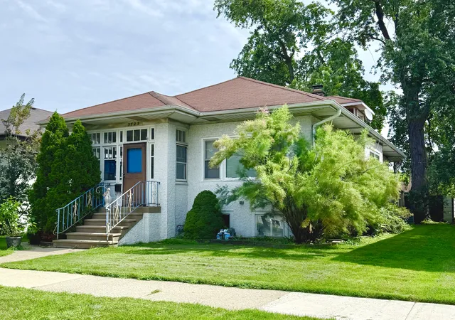 Photo 2 of Single family home for sale at 3723 Clinton Ave, Berwyn, IL 60402 | MLS# 12741855 | Listing updated on 2026-09-21
