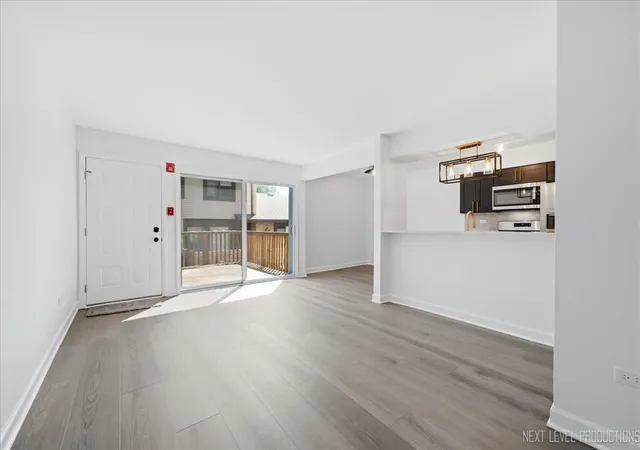 Listing Photo 3 - Condo for sale in building located at 8330 Portsmouth Dr, Darien, IL 60561 - Unit #B