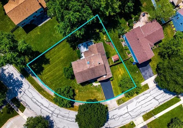 Photo 3 of Single family home for sale at 2297 Pontiac Cir, Naperville, IL 60565 | MLS# 12742077 | Listing updated on 2026-10-22