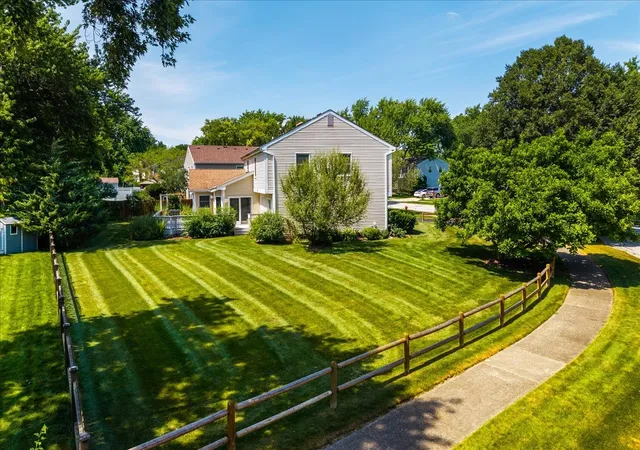 Photo 4 of Single family home for sale at 2297 Pontiac Cir, Naperville, IL 60565 | MLS# 12742077 | Listing updated on 2026-10-22