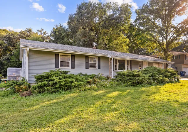 Photo 2 of Single family home for sale at 38w135 Mcdonald Rd, Elgin, IL 60124 | MLS# 12742083 | Listing updated on 2026-10-06