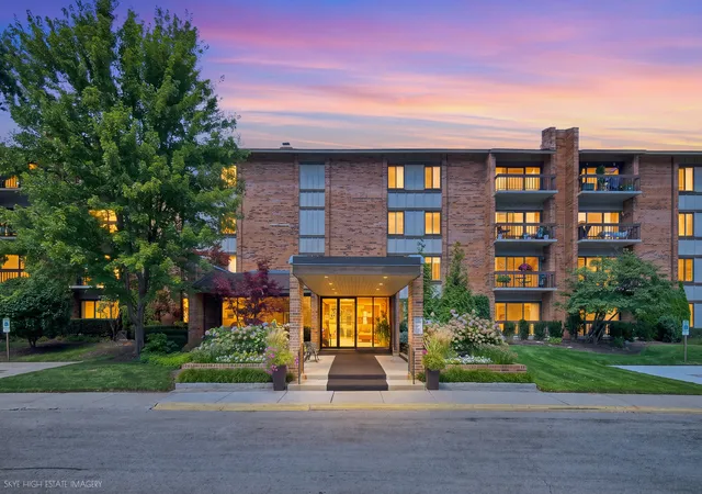 Photo 1 of Sale Pending at 201 Lake Hinsdale Dr #405, Willowbrook, IL 60527 | MLS# 12742143 | Listing updated on 2026-10-03