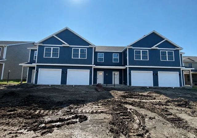 Photo 3 of Townhouse for sale at 3329 Stoneway Ct, Champaign, IL 61822 | MLS# 12742229 | Listing updated on 2026-10-02