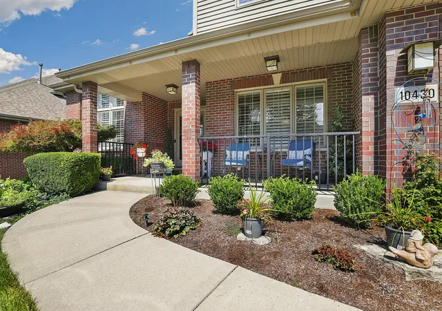 Photo 2 of Single family home for sale at 10430 Great Egret Dr, Orland Park, IL 60467 | MLS# 12742254 | Listing updated on 2026-09-23