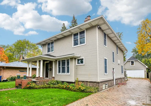 Photo 2 of Single family home for sale at 415 Douglas Ave, Waukegan, IL 60085 | MLS# 12742266 | Listing updated on 2026-10-20